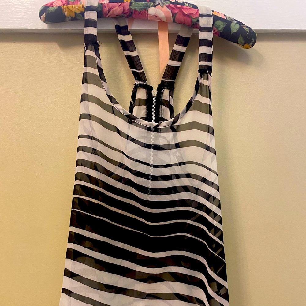 Lily Whote chiffon T-back zipper tank